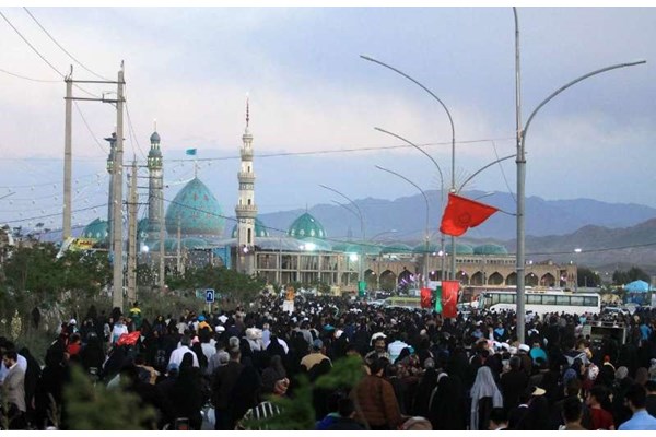  شور عاشقی مسلمانان غیرایرانی در آیین نیمه شعبان مسجد جمکران