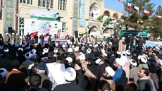 اجتماع مردم قم همزمان با یوم الله 9 دی در مدرسه فیضیه