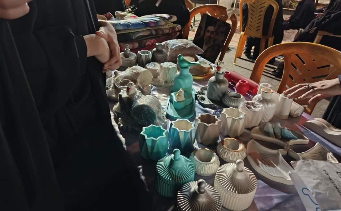 بازارچه محصولات خانگی قم به مناسبت هفته دفاع مقدس  